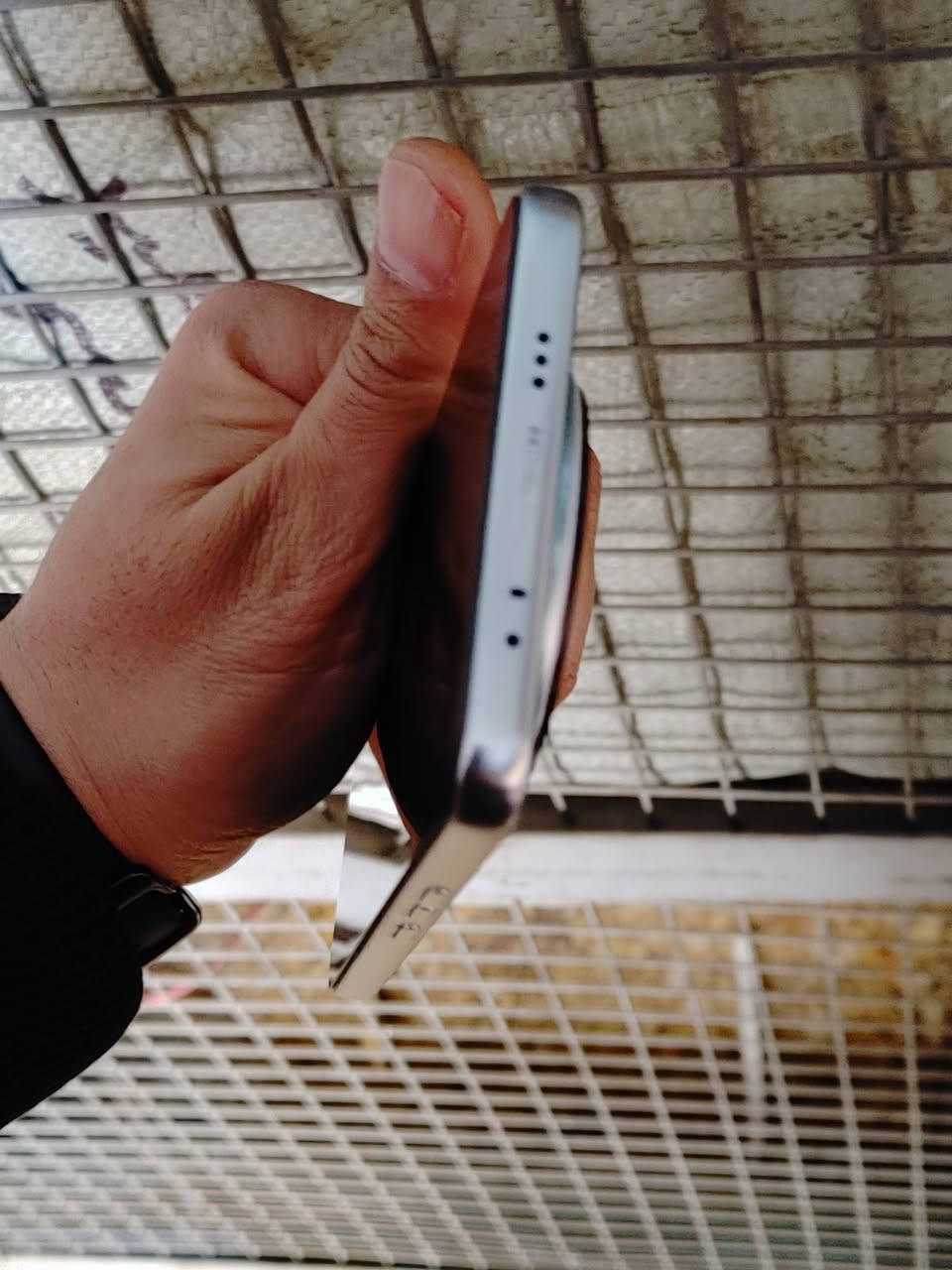 تكنو كامون 40 برمير جديد لوك مع كامل اغراضو شرط شخط ما بي السعر 380 للاستفسار على رقم ***********
