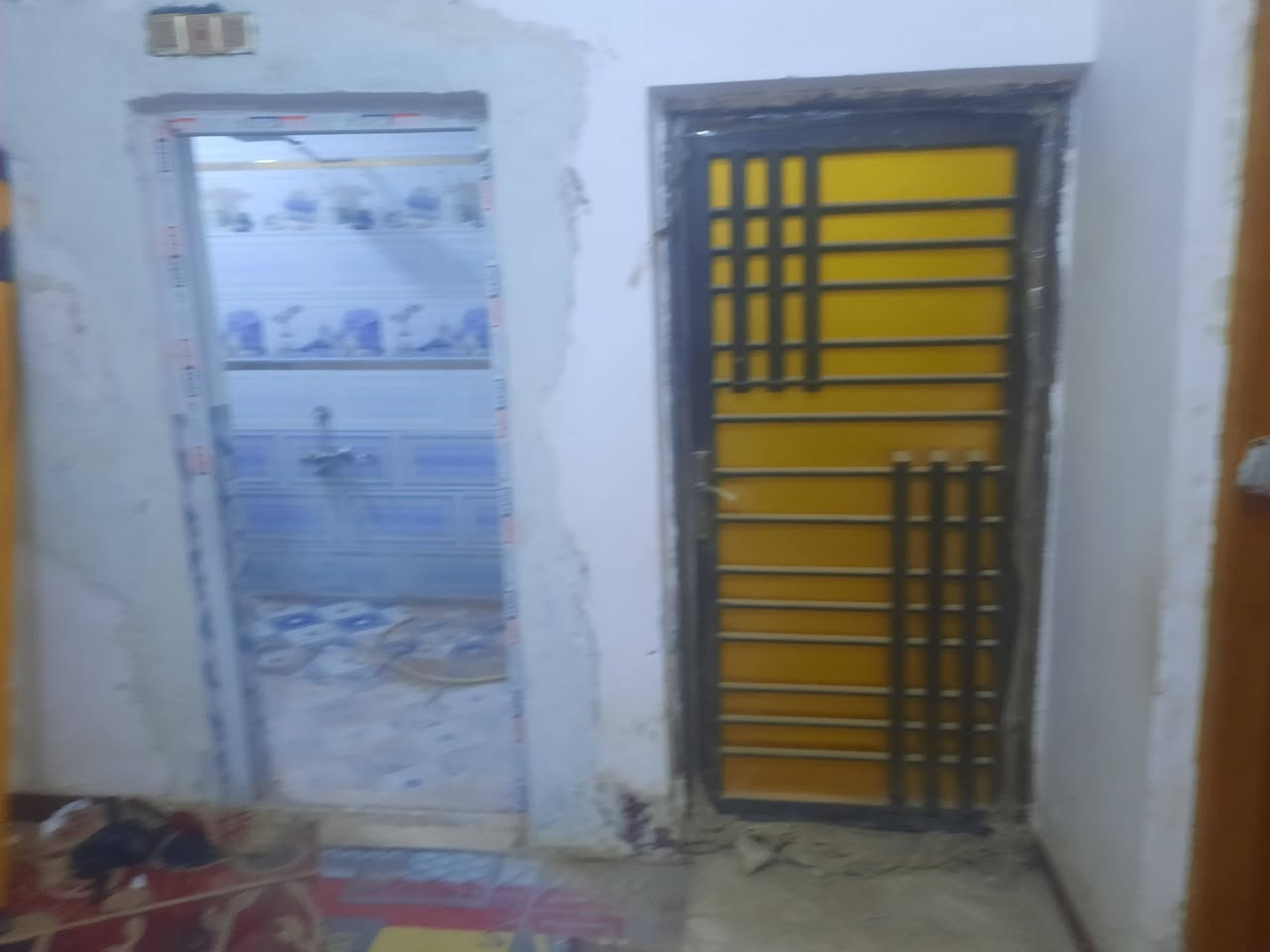 بيت للبيع ١٠٠م ركن طابق واحد مطلوب لصندوق الإسكان ٣٢مليون النواقص اشتايكر السطح والستاره والدرج والباقي جاهز من الداخل والخارج العنوان الإسكان الصناعي حي المهندسين خلف روضة الافياء ت***********
