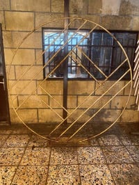 ستاند دائري • شغل نجار • يحتاج صبغ