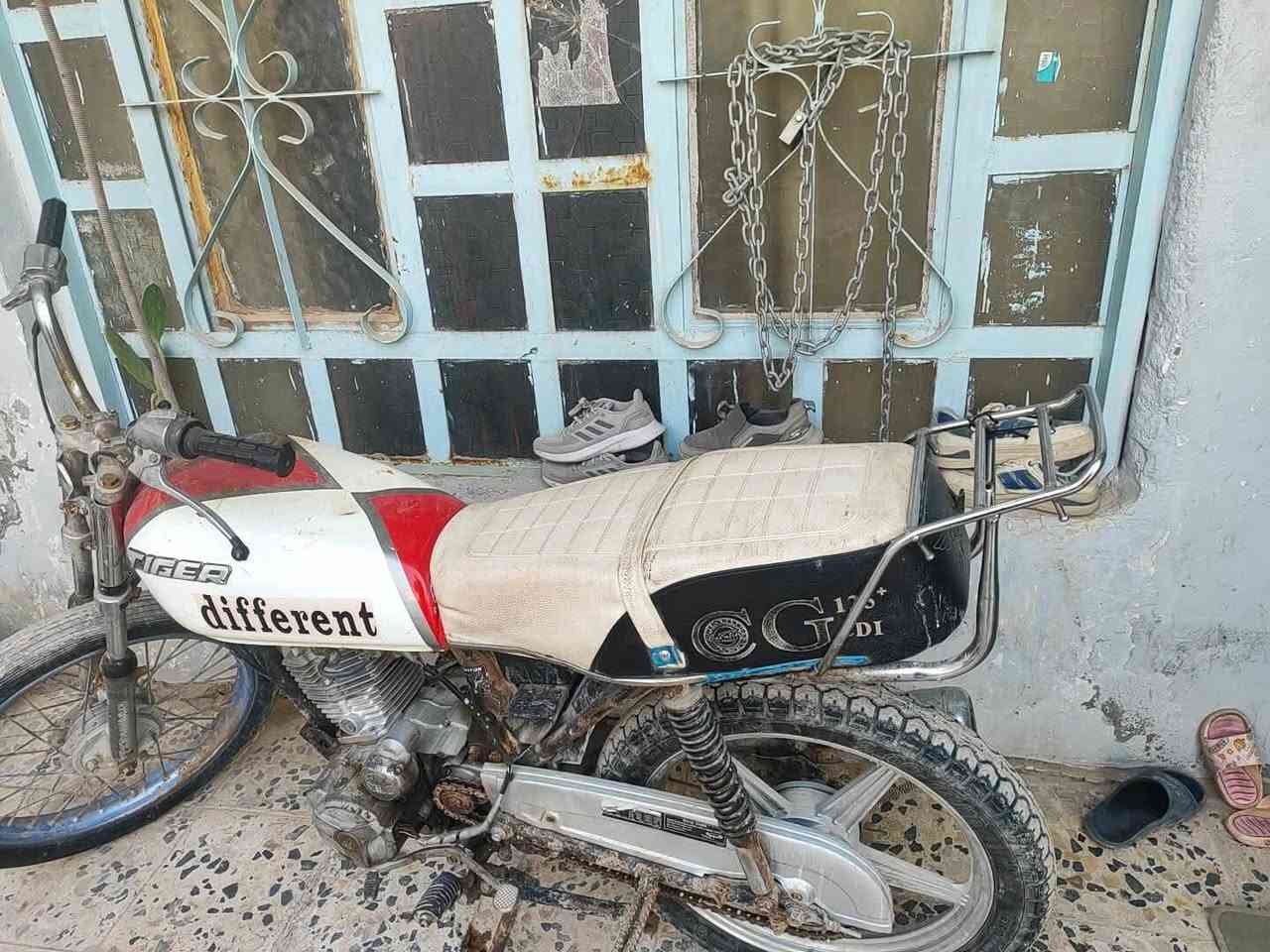 السلام عليكم دراجه اربعه كير للبيع.كلك 200الف وبيه مجال .
0787 364 6242
