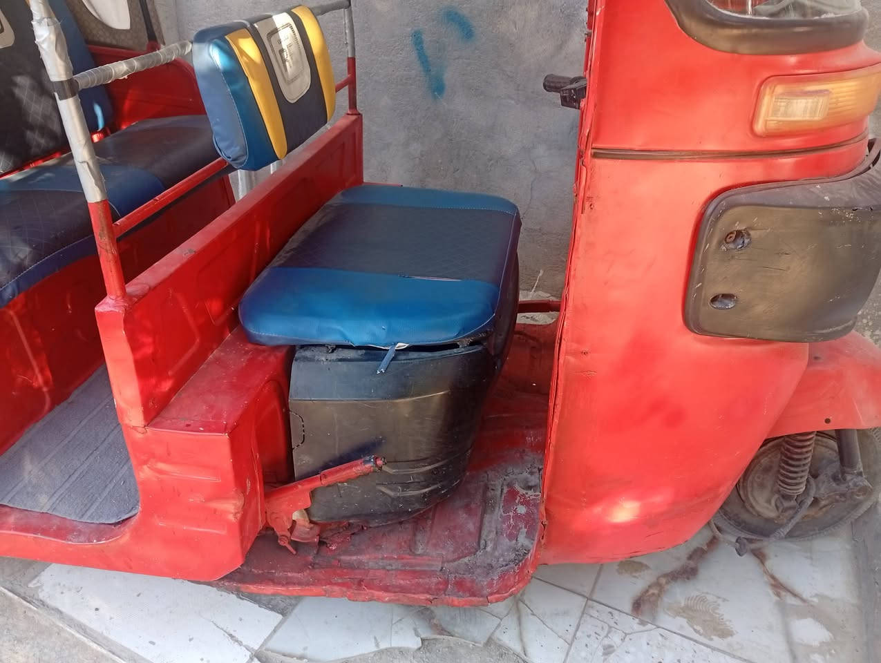 تكتك موديل 17 رقم وسنويه. تكتك معمره  كله شغاله سعر 3250 شراي رقمي *********** تنومه
