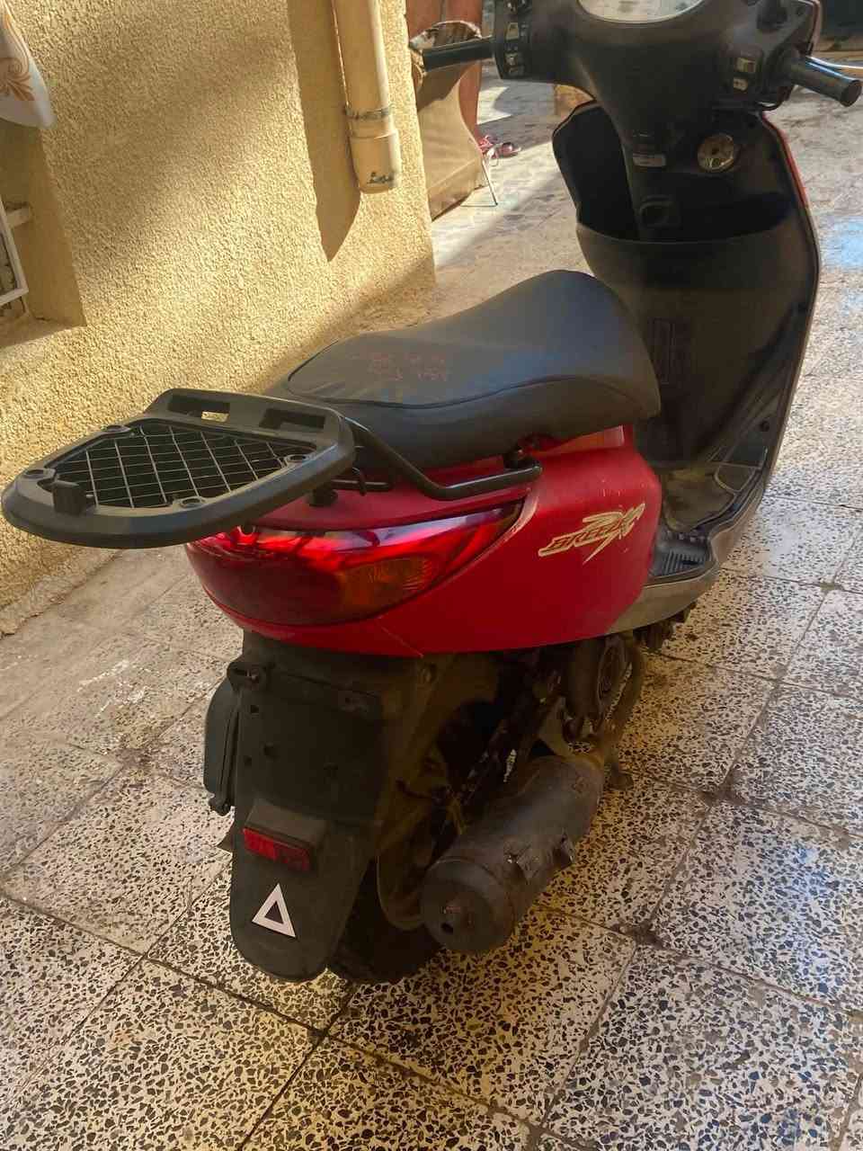 السلام عليكم دراجه بريز بغبغاء دراجه منزلها بيدي من لرمبه دراجه مناقصها ايشي تعال وافحص عد اي فيتر دراجه مكفوله شلعه ومعدل  شك لكاع مكينه اديرلها بس دهن ليوك مولي لالماني مكينه ناعمه مال شركه هيى دراجه مكفوله بعد العنوان بغداد جديده  950وببها مجال لطيبين رقم رصيد***********
