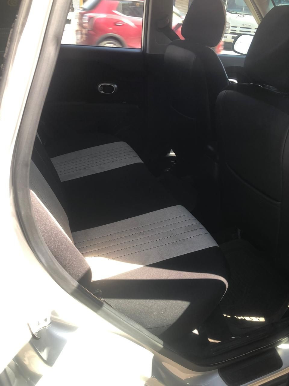 السلام عليكم كيا صول وارد امريكي موديل 2017 باقي تفاصيل عند الاتصال مكان سيارة زيونة مكلف بل نشر فقط *********** رقم صاحب سيارة
