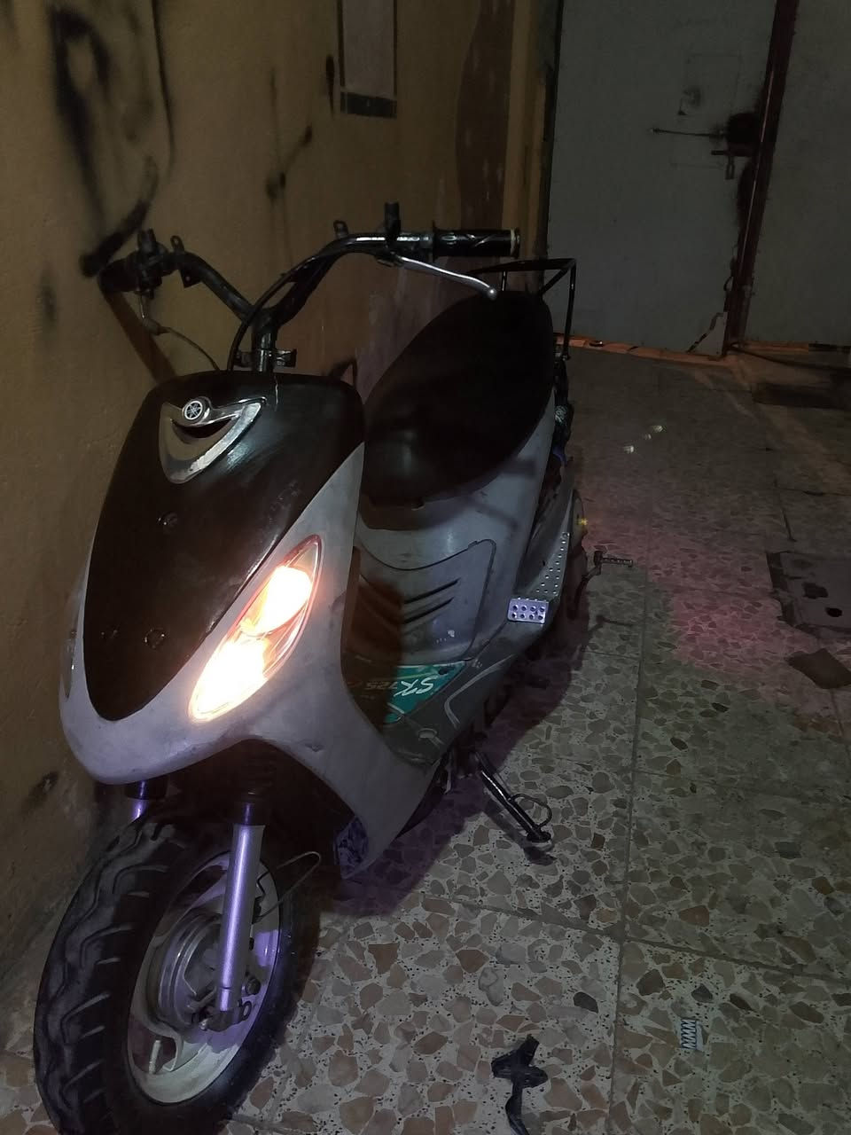 السلام عليكم 😇 ماكس منغولي للبيع مكينه مفتوحه بس شرط تاكل الكاع كهربائيات كلها شغاله سلف باتري كله جديد 
كفراتها كامله مختمات كلهن طبق الاصل السعر(450)وبيها مجال هـ***********مكاني نجف حي ميسان
