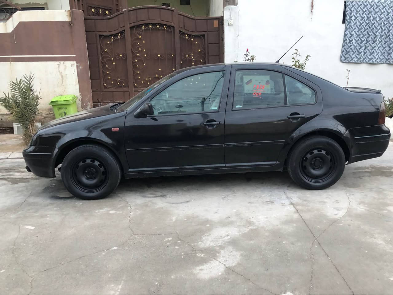 للبيع كولف بورا موديل ٢٠٠٢ محرك ١٨٠٠ كير اوتوماتيك بطاقة بنزين موجود كير محرك شرط سيارة بدون حادث و خياس شرط تحويل سيارة تبريد عنوان كركوك 
*********** بي واتساب كركوك, العراق
