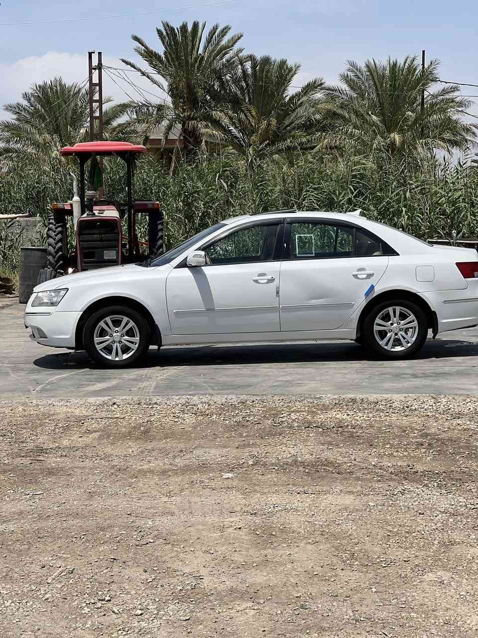 سوناتا 2010 خليجي مكينه 2400  بيها جاملغ وباب عكس السايق فول مواصفات السعر 118 وبيها مجال حك الجيه ***********.  ***********
