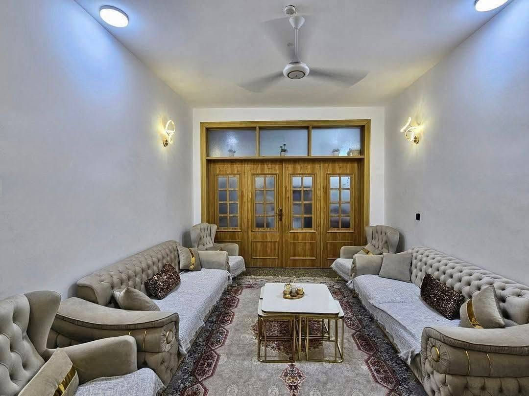 🏘️دار للبيــــــــــع #بـــنـــاء حـــديــث #درجـــة #أولــى 

فـٓــــي حـــــــي #الـــصــــحــــه قــــرب #الـــمــدهــــش 

_________________
المساحــــــة // 100م  #طابـــــو  #زراعــــي  #ســــنـــد 25
الواجهــــــــــة // 5.5م
النـــــــــــــــــزال // 18.2م 
_________________
🏗️🧱#الطابــــــــــــــق #الأرضـــــــــــــي

 وصالــــــــــة وهـــــــــــول ومطبـــــــــخ ومجـمــــــــع صحيـــــــــات ومــنـــاور وكــــراج #ســـيــاره 

🏗️🧱#الطابــــــــــــــق #الثانــــــــــــــــي

غرفتيــــــــــن. نـــوم وهـــــــــــول ومجـمــــــــع صحيـــــــــــات ...

#الـــطـــابــــق #الـــثـــالــث 

#بـيـتـــونــه 
_________________
___________________
للأستفســـــــار عــــــن السعــــــــر يرجـــــــىٰ تـــــــرگ تعليـــــق (السعـــــــــر) #وسيتــــــم #الـــــرد 
__________________

#مكتـــــــــب
                🏘️أمــــــــلاك بابــــــــل للعقـــــــار🏘️
#الكــــــــائن

☎️ *********** واتساب☎️‏‪***********‬‏ واتساب
    شارع_الكرامة_قرب_الضريبة_مقابل_التخطيط_العمراني
        
_____________________________________________
