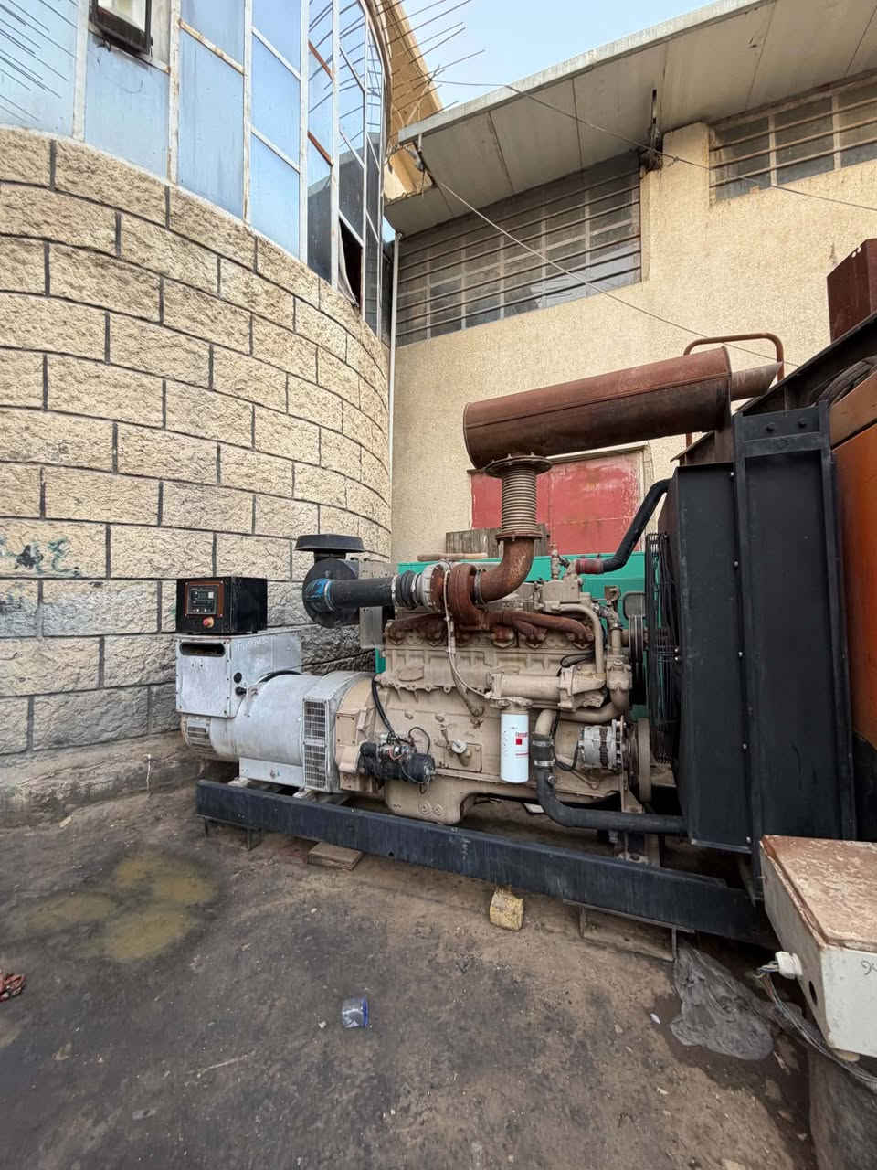 كمنز خمسه ونص امريكي اصلي 350كيفي كام شفت جبار انجكتر عادي نضافه فول 130 وبه مجال شرط الحمل *********** حله فلكه صفي الدين كراج الخوين
