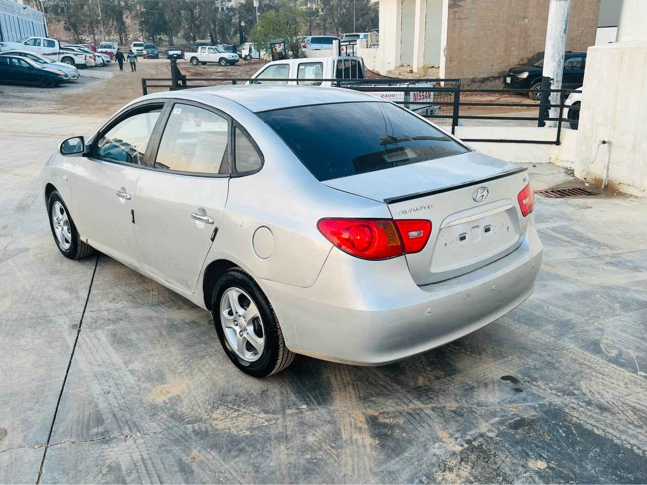 ئاڤانتی 2008مەکینە 16دەکشن بەرز 
گێڕو مەکینە تەقەو ڕەقە بەشەرت 
فولی بی سلایتە کامل جایز کراوە 
برێکی بەستراو چوار تایەی نوێیە 
سەقفی بێ شەپۆلو چالە سعری 46کەمێک مەجال گەر مشتەری تەلەفۆن بکە *********** ڤایبەر و واتسئاپیش هەمان ڕەقەمە كويسينجاك, أربيل
