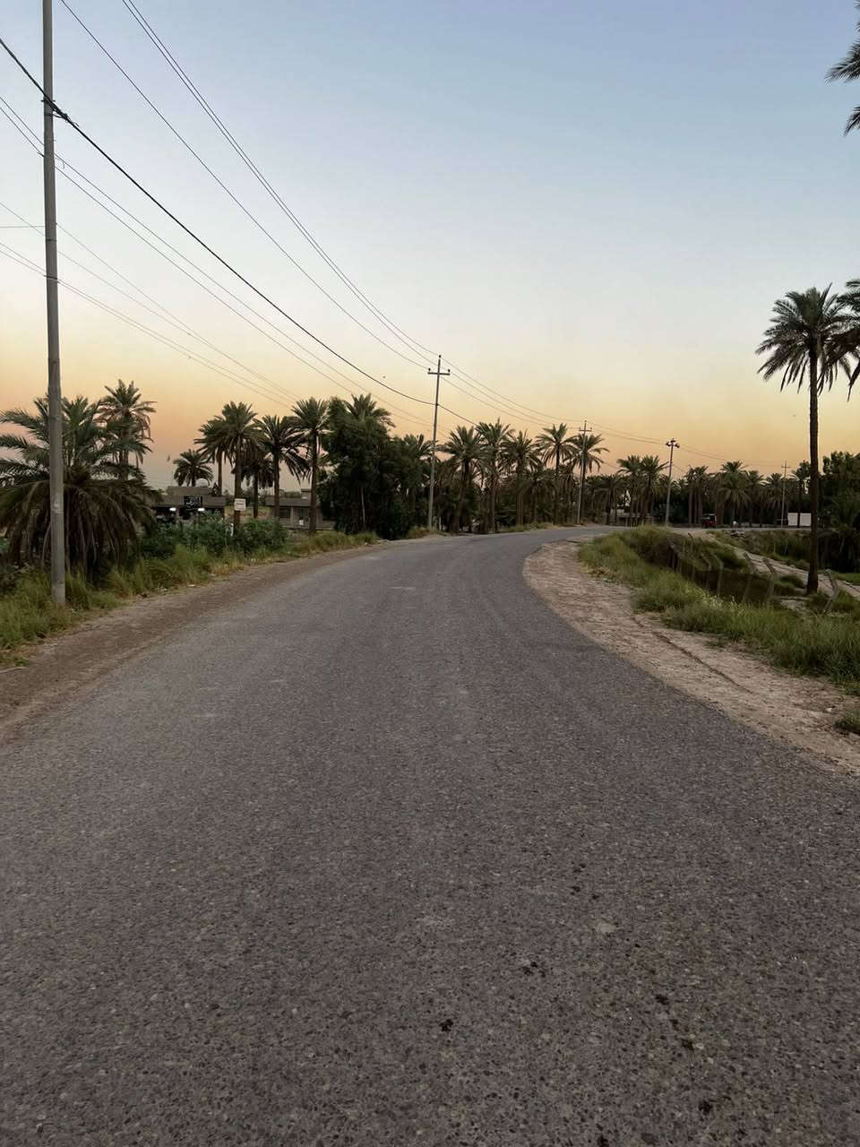قرب الجسر الفرنسي قرب الالعاب ***********
