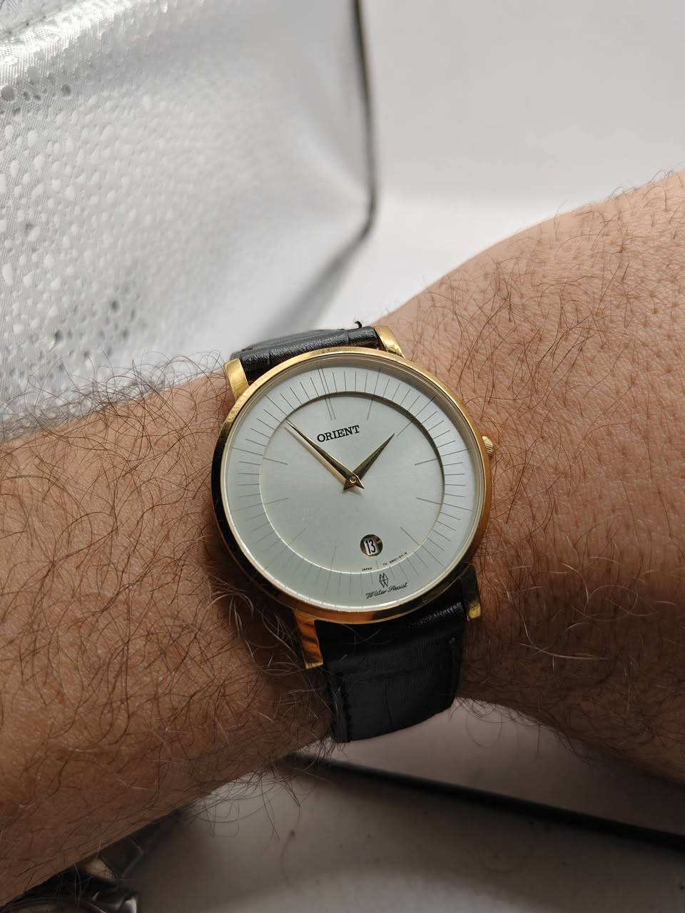 اورینت مودیل کلاسیك انتاج محدود 
بطاریە جام زفیر طلاء ذهب کهربائی نضام میلین 
نضافە عالیە قیاس ۳٨ ملم
سعر 125 الف توصیل موجود 
***********
