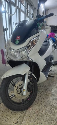 دراجه للبيع رقم تليفون07718128145