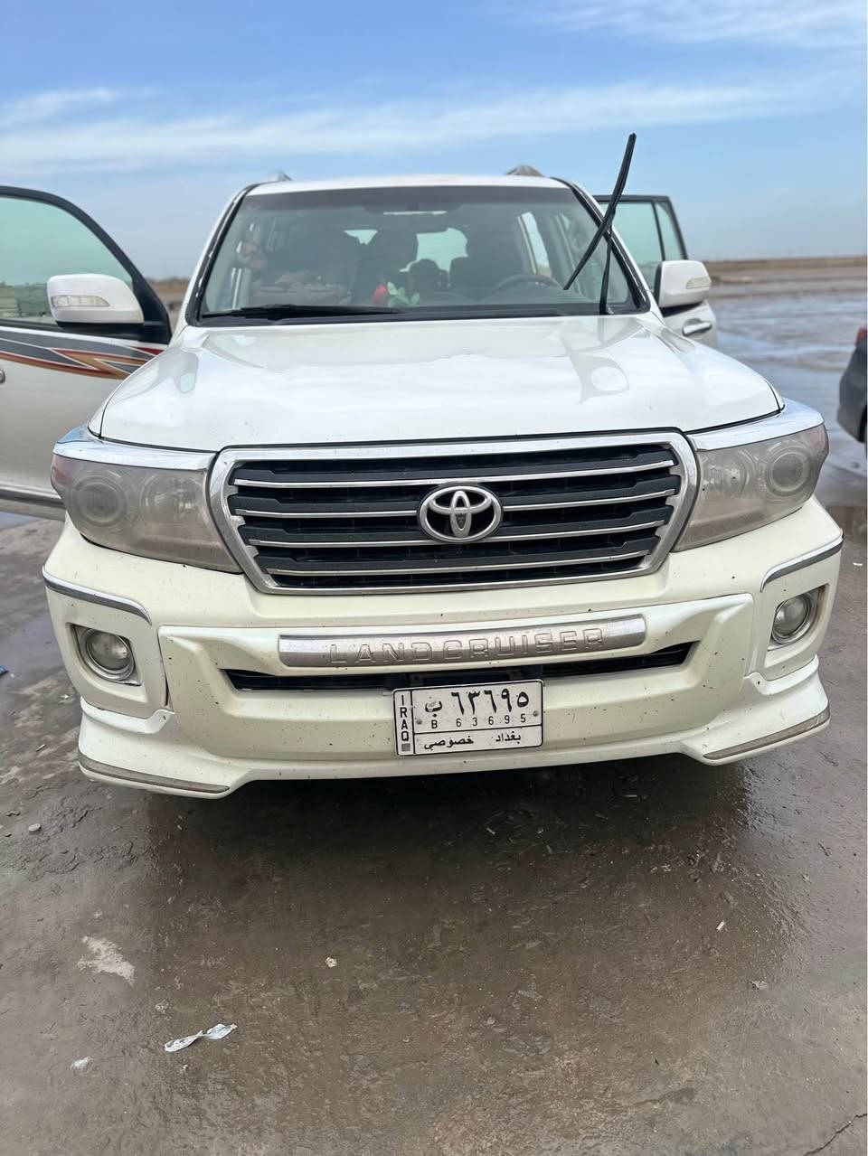 السلام عليكم 
لاندكروز موديل 2008 مرقم بغداد مداور اي يوم شاد دعاميات شكل 15 فقط كفاله ضربه وتبديل وصبغ فقط بارد وتقسيم بنيد موجود سونار الفحص بلصور السر 245 بيها مجال بسيط كير محرك تبريد حداديه كله بشرط الفحص 
للاستفسار *********** ناصرية, ذي قار
