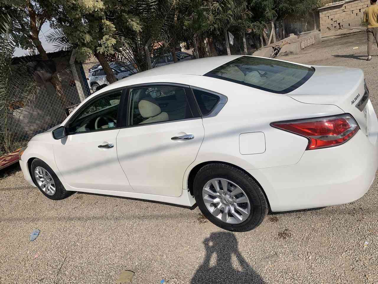 نيسان التما موديل 2014
سياره بيها كلير قطعتين 
وقطعه وحده صبغ 
سياره ماشيه 83كلش جديده
لسعر 123بيع سريع بيها مجال
***********
