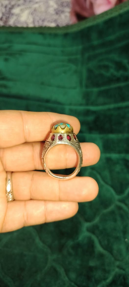 محبس صياغة ثقيلة وحلوة رضوي السعر ١٢٠ وبي مجال للطيبين


**إذا كنت صاحب هذا الإعلان وتريد حذفه لأي سبب، رجاءا أرسل رسالة إلى الدعم الفني**