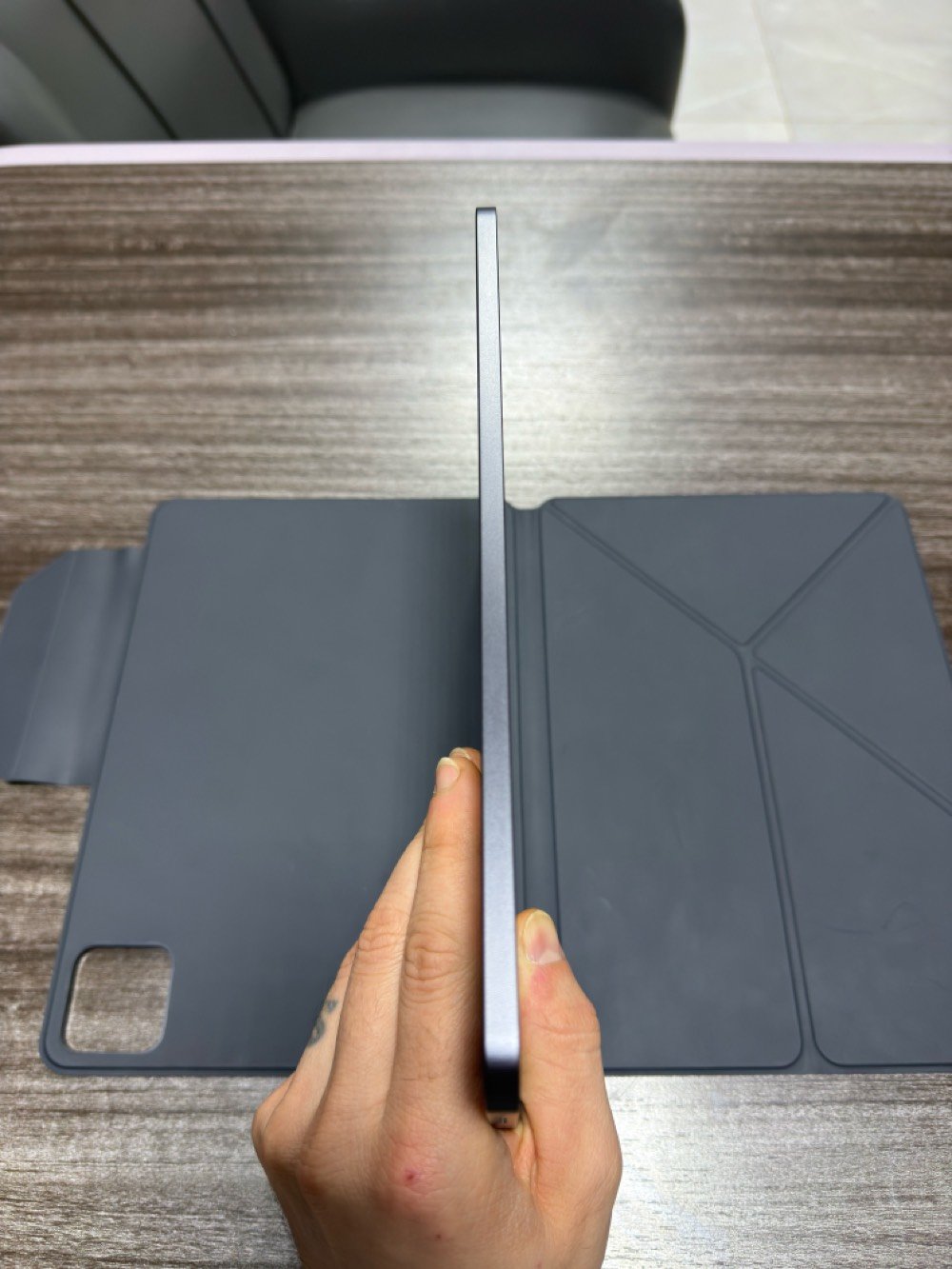 شاومي باد 7 للبيع كامل ملحقات جديد استعمال قليل مكاني بغداد متواجد هنا و***********وتساب
السعر 420 وبي مجال بسيط 
ذاكرة 265
90 فريم ببجي
كول اوف ديوتي 120 فريم حجم 11.2
الدقة 2136 × 3200
المعالج  Snapdragon 7+ Gen 3mobile platform

144 Hz
الذاكرة العشوائية 12
البطارية 8850
عدد دورات الشحن 20 دورة 
الشحن 45 واط اللون المميز