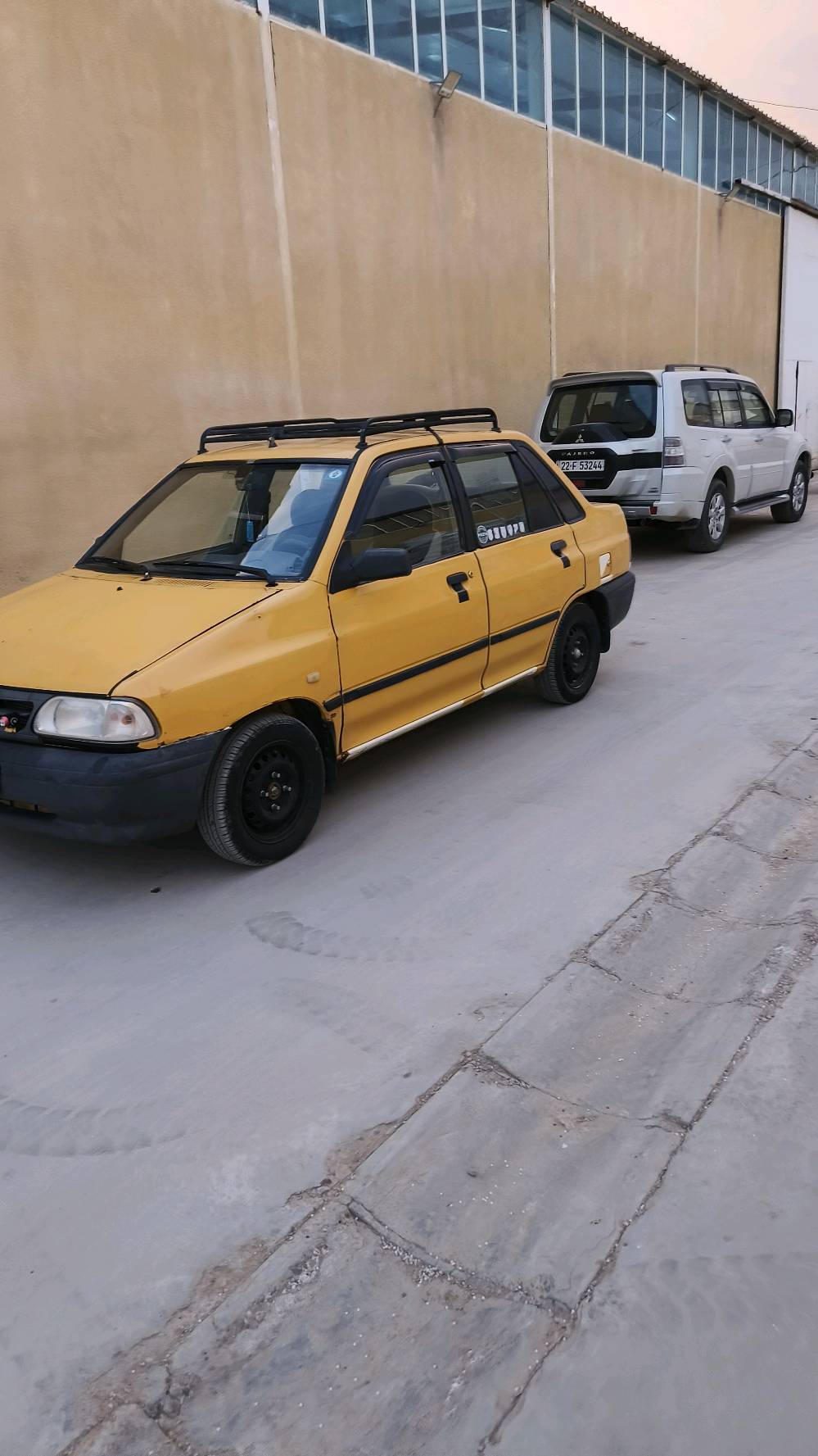 مكفولة كير محرك شواصي مابيها اي نقص شغل واطلع 
تبريد الراديتير مال تبريد مزروفة كمبريسر جديد 
مصفرة غرامات +هيئة 
مكاني بغداد الرقم ***********
السعر ٢٦ 
شرط تحويل