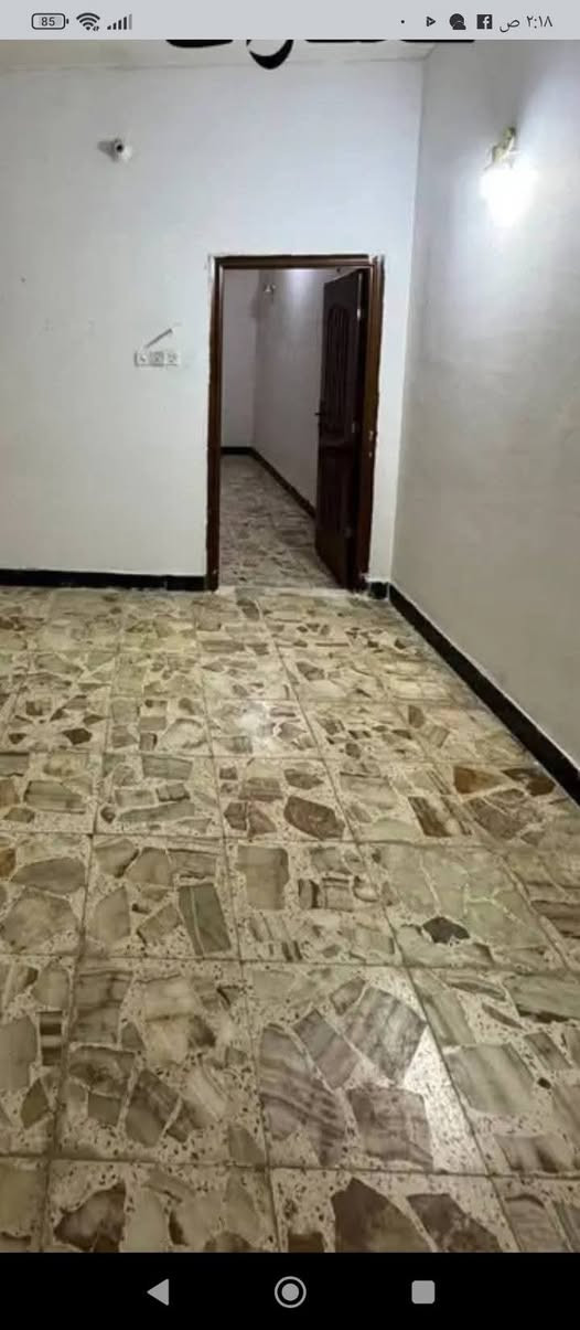 دار للايجار بدون دلاليه نظافه ٩٥ %   وموقعه مميز  في حي ميسان  خلف شارع  الكيات بشارع عوده مساحتة 125 متر مبني كامل بي غرفة كبيره وصالة واستقبال ومطبخ عدد ٢ وحمامات عدد 2 وتواليت ومكشوفه وطارمه  ومئسس ماء وكهرباء كامل  وبي خط مولده وبي خزان  ايجاره ب ٣٥٠ من الاخير  و مجاله الماء والكهرباء الوطني على مالك الدار  ومقدما  شهرين وبعدين شهر بشهره لمشاهدته الاتصال ب *********** بي واتساب مجاني  وقت التواجد من ١٠ ليلا إلى ١١ صباحا فقط وهذه صوره النجف, العراق
