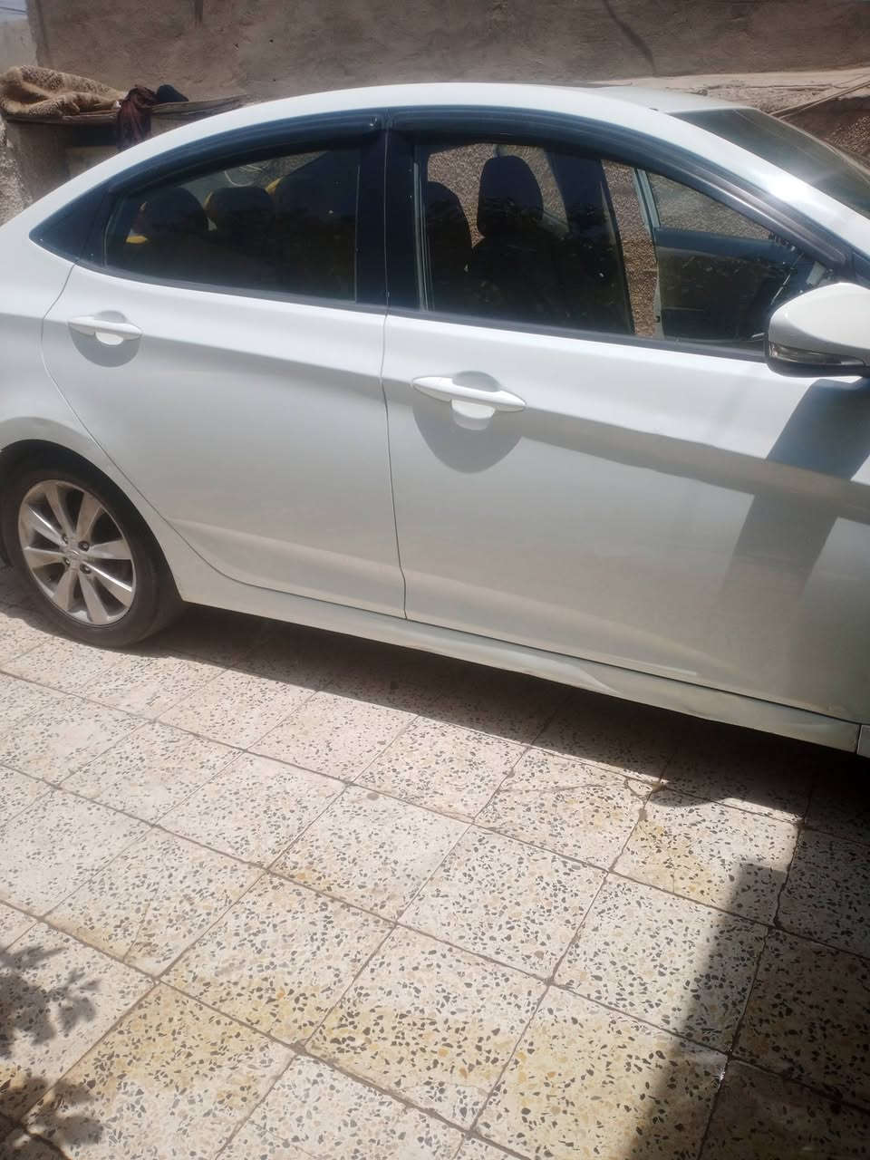 سلام عليكم  اكسنت للبيع. موديل ١٢ خليجي مكاني بغداد باسمي  ثاني يوم تحويل الاتصال ***********
