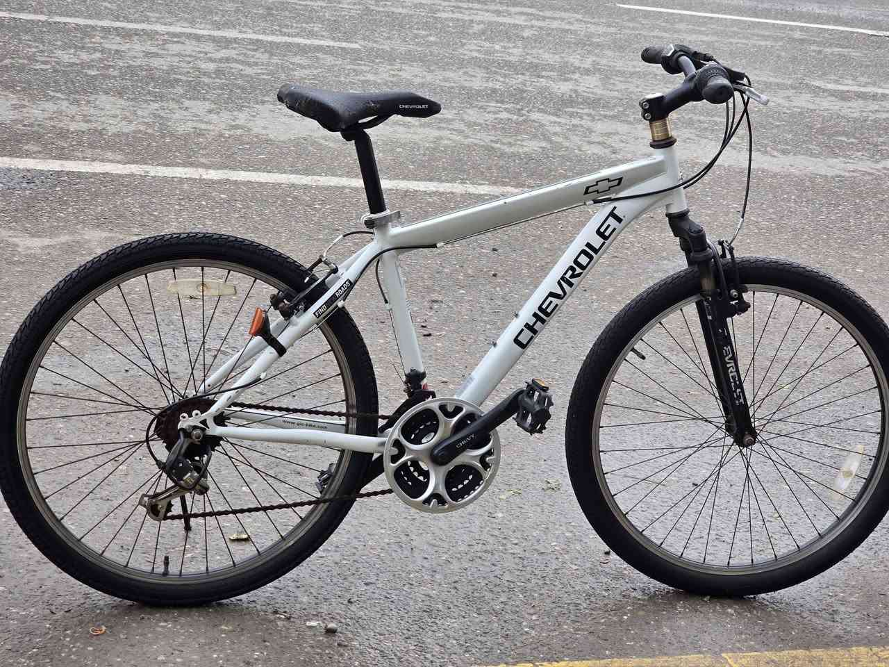 سلام عليكم 
بايسكل ماركة شفرليت 
بالة غير مستخدم
حجم 26 سستم 3×6
سعر 140 
***********
