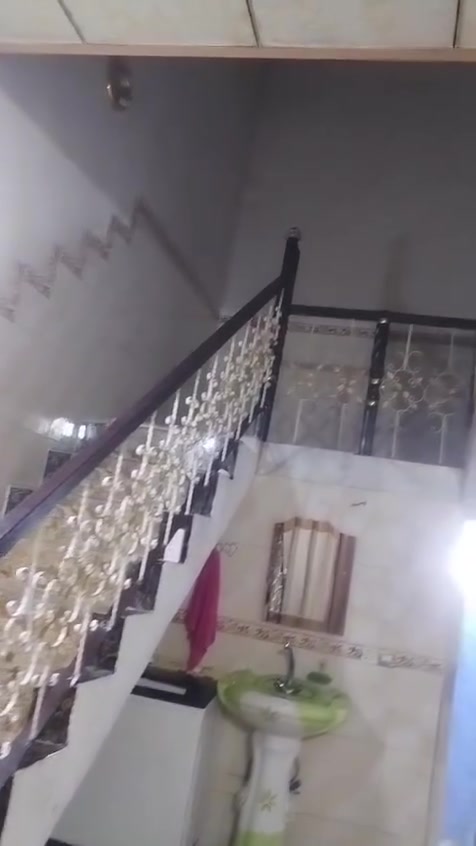 السلام عليكم 
محجر للبيع ب 350 
سقف ثانوي ستغبال وصاله ومطبخ ب 200الف 
خلف البازيخانه مدخل ماركه الهدى 
‏‪***********‬‏
