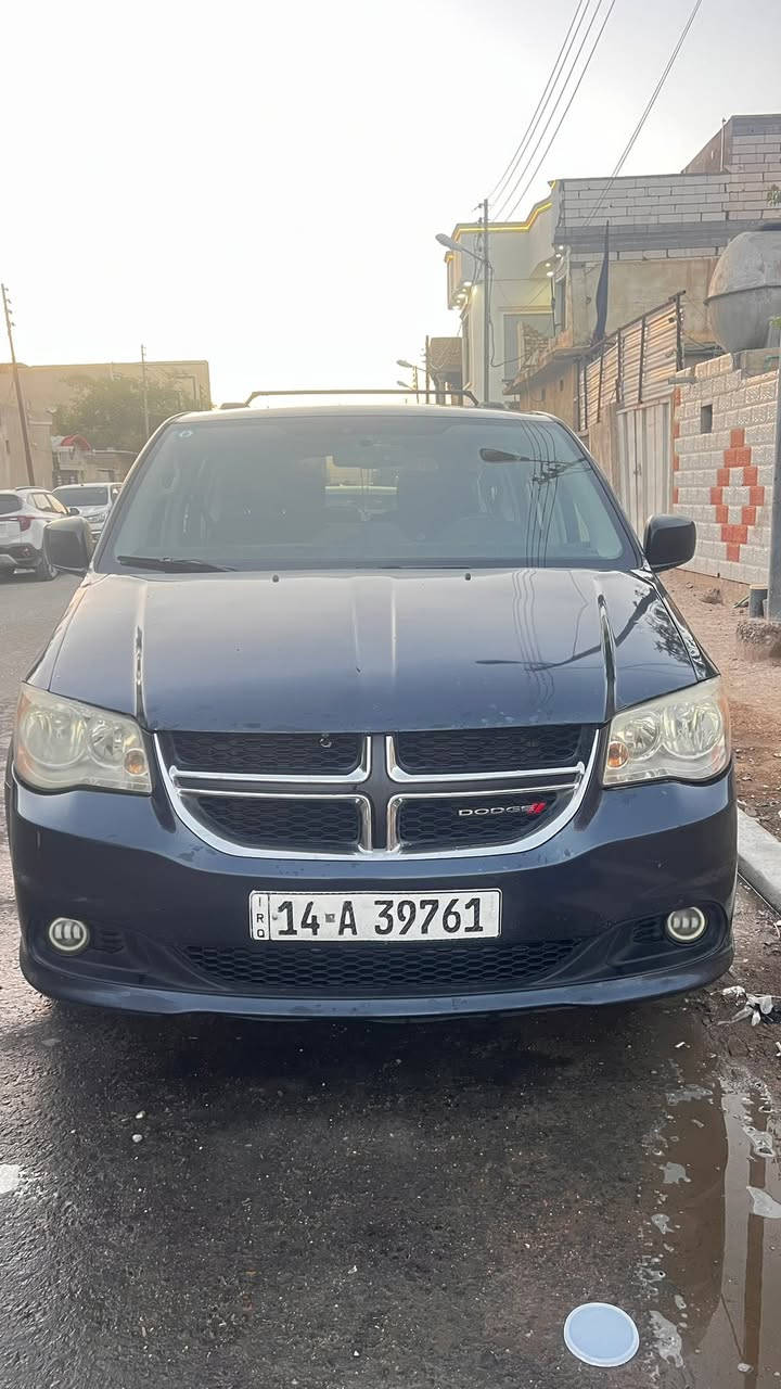 دوج كرفان موديل 13 وارد كندي
بيهه ضربة بجم واصل لغد وبيه قطع صبغ 
مكينه توه مبدل وجه كامل زنجيل كت كامل مع ادامه كامله للمكينه من نوزلات وبلكات وولف حماوه وماي اصلي 
الكير بي تاخير بالنمرتين الاولى والثانيه وبعدهه يمشي مابي شي فقط نتعه بداية تحريك ابيعلك كير كايم 
وانزلك فلوسه 
حداديه جيده كلهه 
تبريد شغال ثلاث قطع 
تخم تاير 
فول مواصفات بيهه باب سلايت بي خلل بالقفال
رايدها ب115 وبيهه مجال لليشتري 
مكاني بصرة رقمي***********
شرط التحويل رقمها بصره 
سنويه ل30 تخلص
