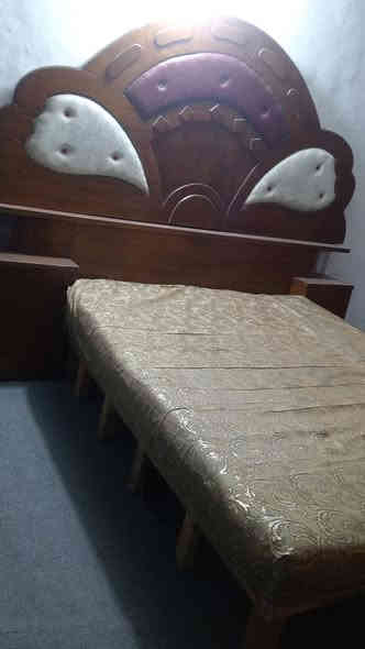 غرفة نوم البيع استعمال قليلاسعر 500 وبيه مجال المكان كربلاء جامعة العميد
‏‪0778 079 8605‬‏
