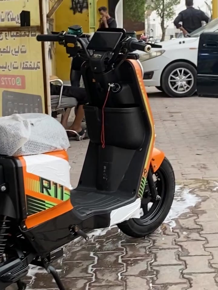 R11ونلي
🔋 بطاريات22
بصمه تشغيل +كارت 
كهربائيات كلهه شغاله
مكاني بصره جزائر ***********
