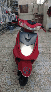 سلام عليكم دراجة للبيع طلع دخان ابيض سكنس ياباني z جيل الاول تمشي طبيعي وكدامكم شوفوة عارضة 150 
لاتصال ***********
