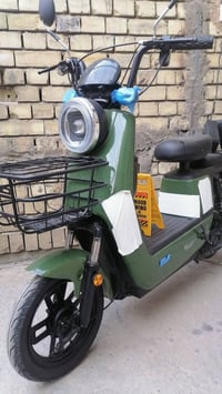 للبيع دراجة شحن (مستخدمة ٣ ايام) جديدة الون زيتوني السعر ٢٧٥ وبيها مجا...