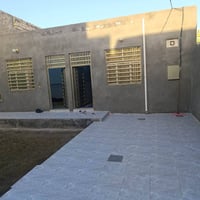 240متر للبيع بناء بلوك وعكاده اساس صب كونكريت يحتوي على غرفتين او صاله...