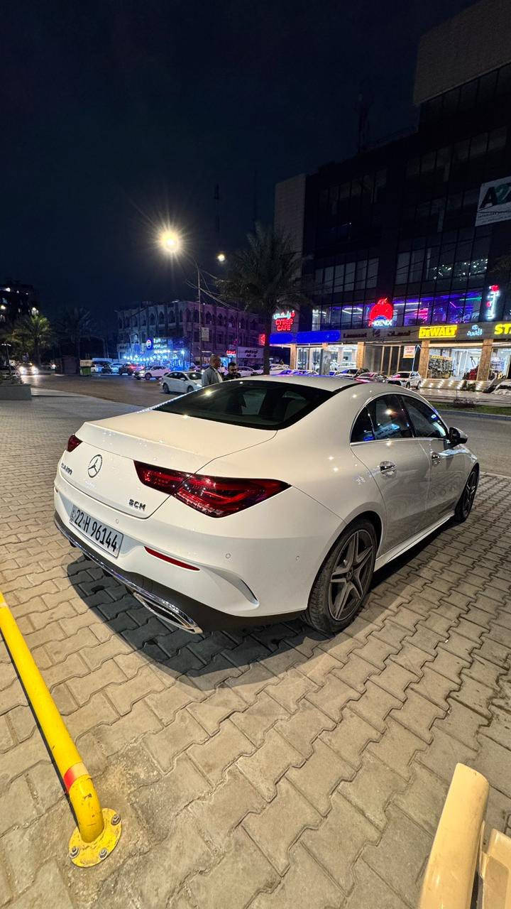 السلام عليكم
Mercedes cla 200 ( اسيتراد خليجي ) 
وكالة BCM  
موديل : 2023 
عداد المسافة : 20000 km 
فول مواصفات 
السيارة جديده بحالة الشركة بعدها تحت الضمان ( كفالة عامة ) 
السيارة باسمي تحويل ثاني يوم 
مكاني : بابل - حلة - حي الصحة 
السعر : 390 وبيها مجال للشراي
رقم التواصل : ***********
