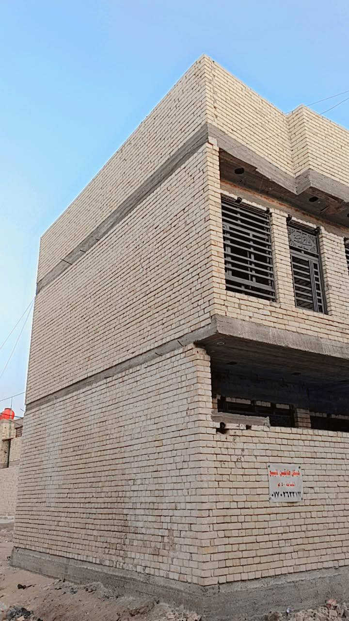 هيكل كامل 50م طابقين للبيع الشعلة الشارع الغربي نهاية الشارع الأخضر/طابو زراعي 25 /السعر 55 مليون وبيه مجال / للاتصال ***********
