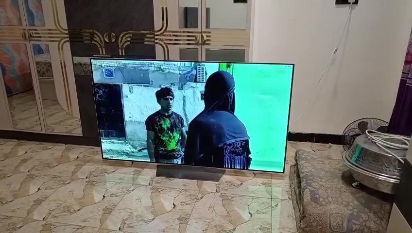 السلام عليكم غراض للبيع شاشه 50 وشاشه 65 وتخم ديوان عدد2 دوشك وسبلت طن للتواصل ***********
