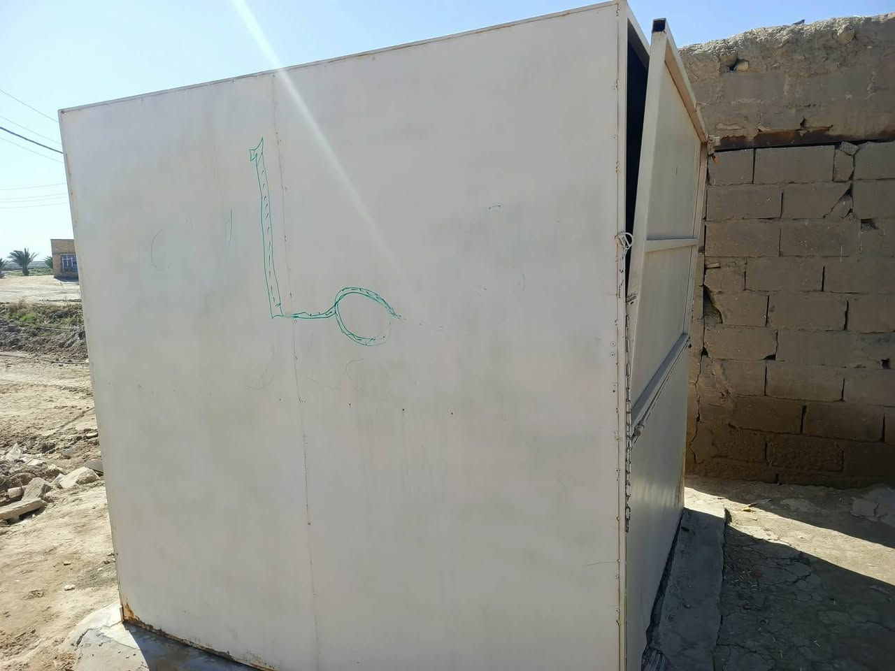 كابينه للبيع مال جاي للبيع مكانها الرميثه ***********
