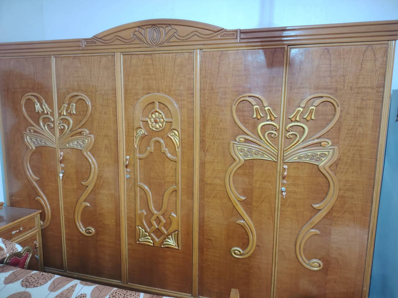 سلا عليكم ورحمة الله وبركاتة
عندي غرفة أخشاب للبيع فقد عايزه صبغ
المكان الحيره قرب صيدليه الدكتور أحمد كاظم
رقم الموبايل ***********
