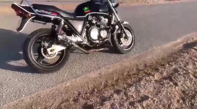 السلام عليكم. CB400
جيل اول (١٦)ولف. دراجه مصبوغه. مكينه وگير خير من الله. ناعمه تخبل كابريتر عليهن ادامه. والدراجه عليها ادامه كامله دسكات بلكات اشاير جدد. دشبول گصه. سيم سرعه لايت زينون. حساس ستاند شغال حساس مروحه حساس دهن. حساس التبويش.  حساس بريك. 

زنجيل بكرات تايرات جدد. معدله بكرات سرعه ١٨٠.وقابل للزياده. 

دراجه مال جناي متعوب عليها ربع متخسر عليها. اوراق كامله گمرگ مدفوع. السعر خاص سعرها كلش حلو  مكان بابل القاسم. ***********‪
