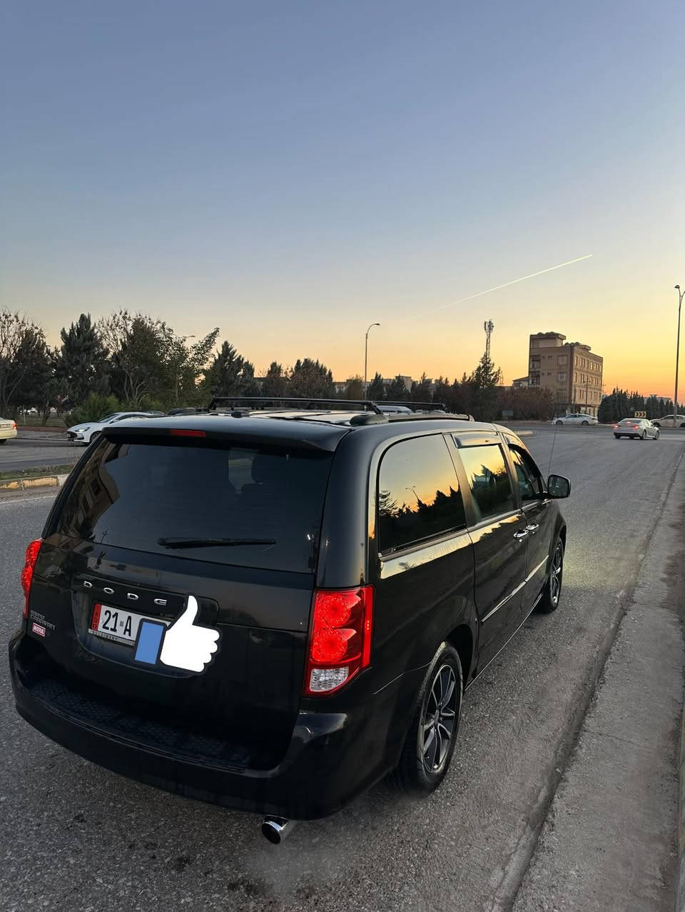 دوج كرفان 2017 Se
السياره نضيفه
گير و محرك شرط الفحص
رقم و سنويه  جديده
تخم  جديده تايوان اصلي
صدر امامي و خلفي جديد
3 قطع تبريد 
تحكم استيرن و تحديد سرعه 
السياره بيهه قطعتين صبغ جاملغ صفحة السكن و بنيد
و بيهه شويه تعديل بل صندوق
السياره خير من الله مابيهه اي مصرف جاهزه لل شغل
السياره رقم أجرة سليمانيه
السعر 160
السياره موجوده في اربيل
***********
