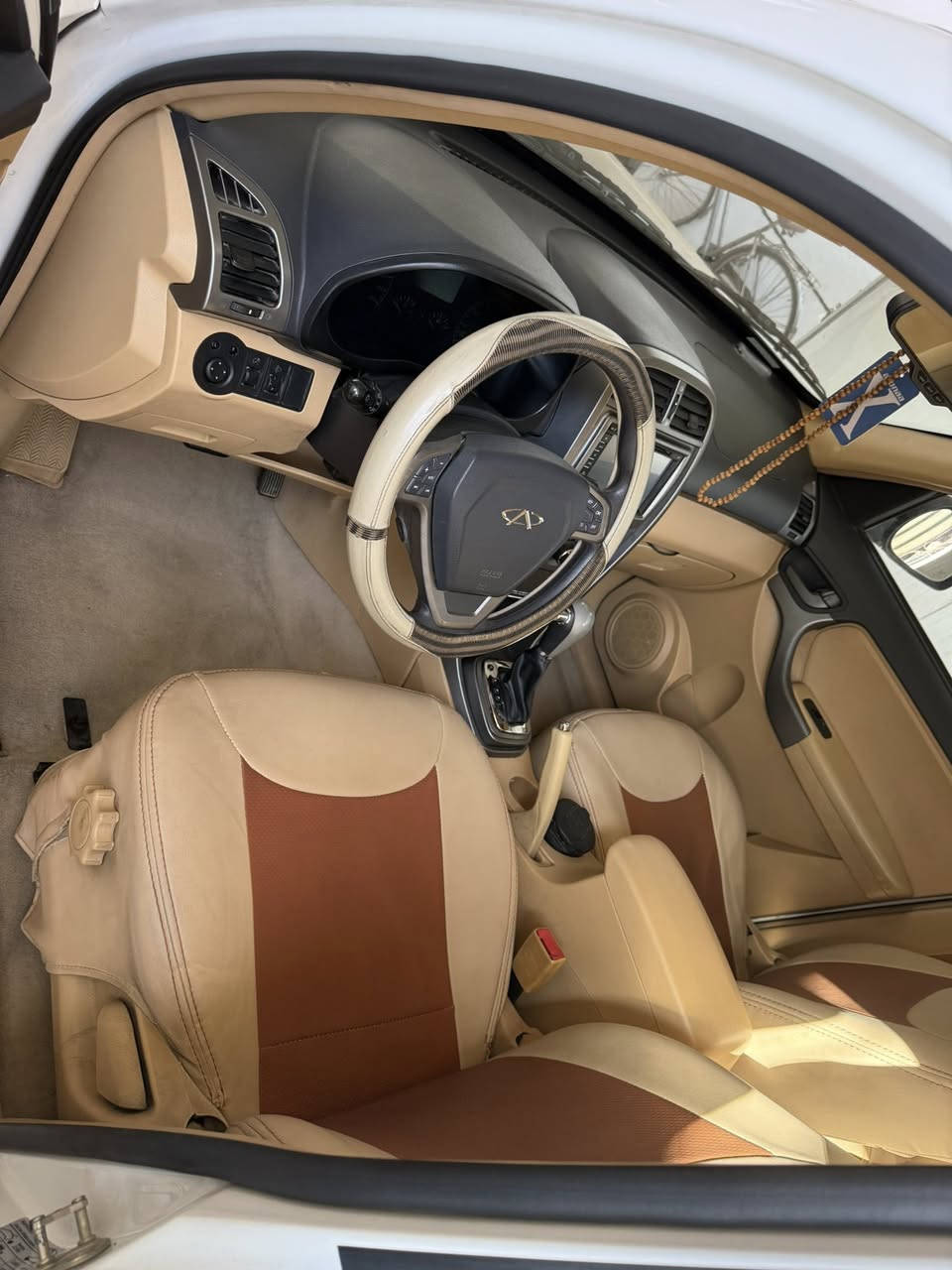 السلام عليكم عندي تيكو مديل ٢٠١٥ السياره ماشيه ٢٦ الف كير ميكانيك حقيقي عله ايدنا من الزيرو السياره مضمومه مكفوله السياره من ضربه وتبديل وصبغ وبارد مواصفاتها فتحه كشنات تدفئه تبريد داخل بيجي كشنات جلد لد امامي خلفي سبيرها منازل شاشه كامره تبريد تدفئه كير مكينه صدر كله جديد رقم بغداد بسمي سنويه وهزه ورقم كله جديد مكاني بل سيديه السعر ٨٨ للستفسار ***********
