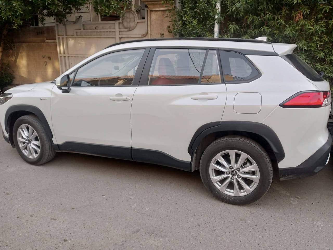 كورلا كروس موديل 2025
جديدة ماشية 500كم فقط

  بأسمي رقم بغداد ..

على وضع الشركة 

كامره خلفيه دوارة 

فتحه سقف

قياده آلية أوتو هولدر

تحكم ستيرن

محرك ٢٠٠٠ هايبرد

 تبريد قطعتين 

كشنات جلد أحمر

وبروجكترات اصلية

 وحمالات

  وبقية مواصفات الكروس...السعر 27 وبيها مجال 

 

العنوان السيدية دور الضباط 

*********** واتساب
