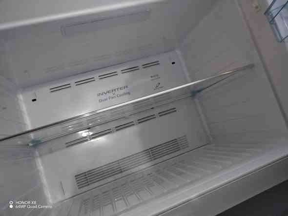 ثلاجة للبيع هيتاشي ٢٤ قدم لمس اكبر حجم غير مستخدمة للأستفسار *********** او وات ساب مكاني بغداد زيونة
