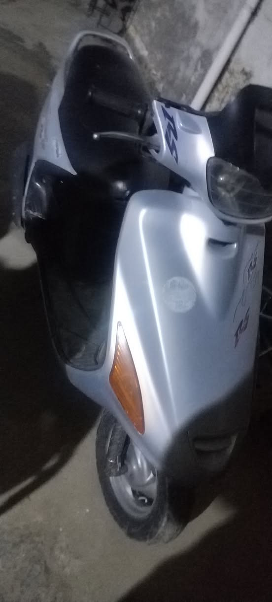 دراجه فراشه للبيع اي نقص مابيها سلف هندر اشاير كلها شغاله السعر ٣٠٠ وبيها مجال الخاص مفتوح  او الاتصال *********** حله حي الامام شارع الظغط
