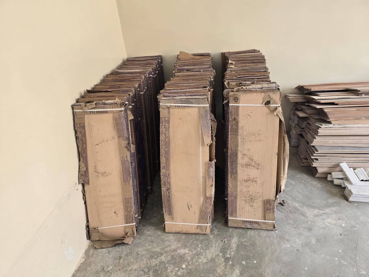 سيراميك للبيع 
الطول 90 سم 
٧٠ كارتون للاستفسار
***********
