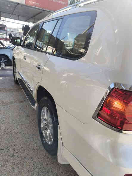 السلام عليكم

لاندكروز جكسارا  موديل 2013 بريم 
ماشيه 188
ضرر / لا يوجد / فقط (أربعة اصابع ) تعديل بارد بالجاملغ الخلفي
لون ابيض

رقم أربيل
محرك 6V شرط مع الكير   والسياره كله مكفوله 
بأسمي السياره  وكلش نضيفه مال بيت 

, السعر 380 ورقه وبيها مجال بسيط

مكاني / موصل الحمدانية

رقم الهاتف ***********
