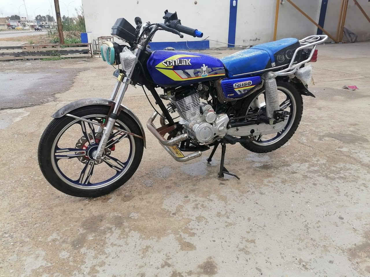 السلام عليكم
سيفان 23 وزن ثقيل  شرط»»»» للبيع 
الاصلي  باب اول0.1 نضافه فول»»» 
نشاط فول 🔥
طيران ✈️
محرك كيرشرط مامفتوح نعومه فول»»»» 
كهربائيات كلها شغاله درع امامي نشرات»»» 
 موطور مال جناي مامتعوب»»»» 
ملاحضه........ 
رجاءءء الموشراي لاتكسر بحلال ناس كلشي»»» 
 موجود بل سوك. 
السعر450 وبي مجال 
الاتصال ***********»»»»
     ***********»»» 
المكان بيجي.
