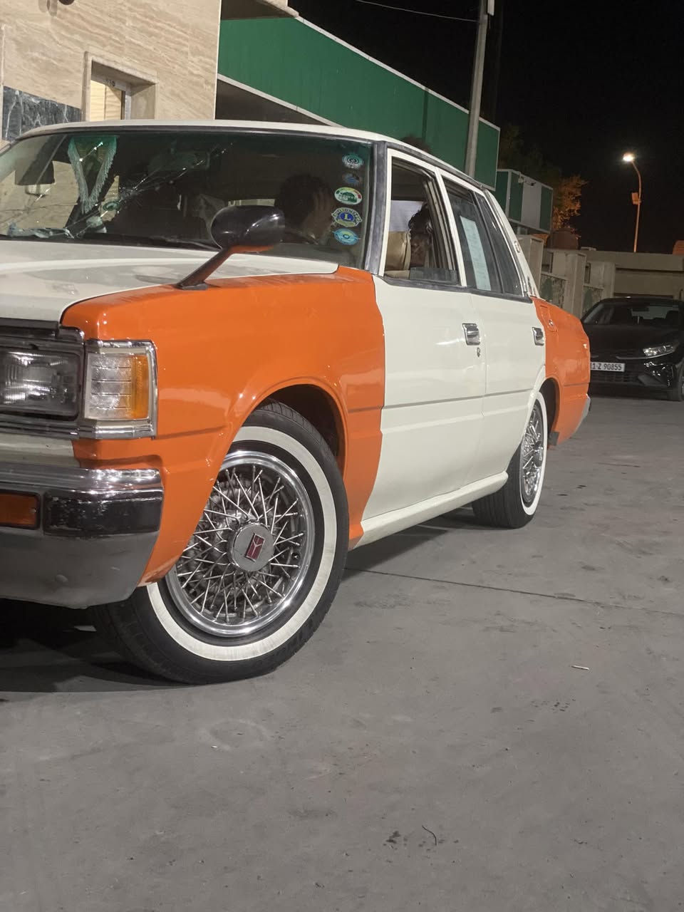 سلام عليكم 
كراون 81
سياره كفاله مكينه وكير ونضافه وكهربأيات وداخل وتبريد 
سياره مل جناي 
سعر 60بيهه مجال بصيط 
مكينه ونجي 6ناعم كير تعليك 
مكان ديوانيه 
***********
