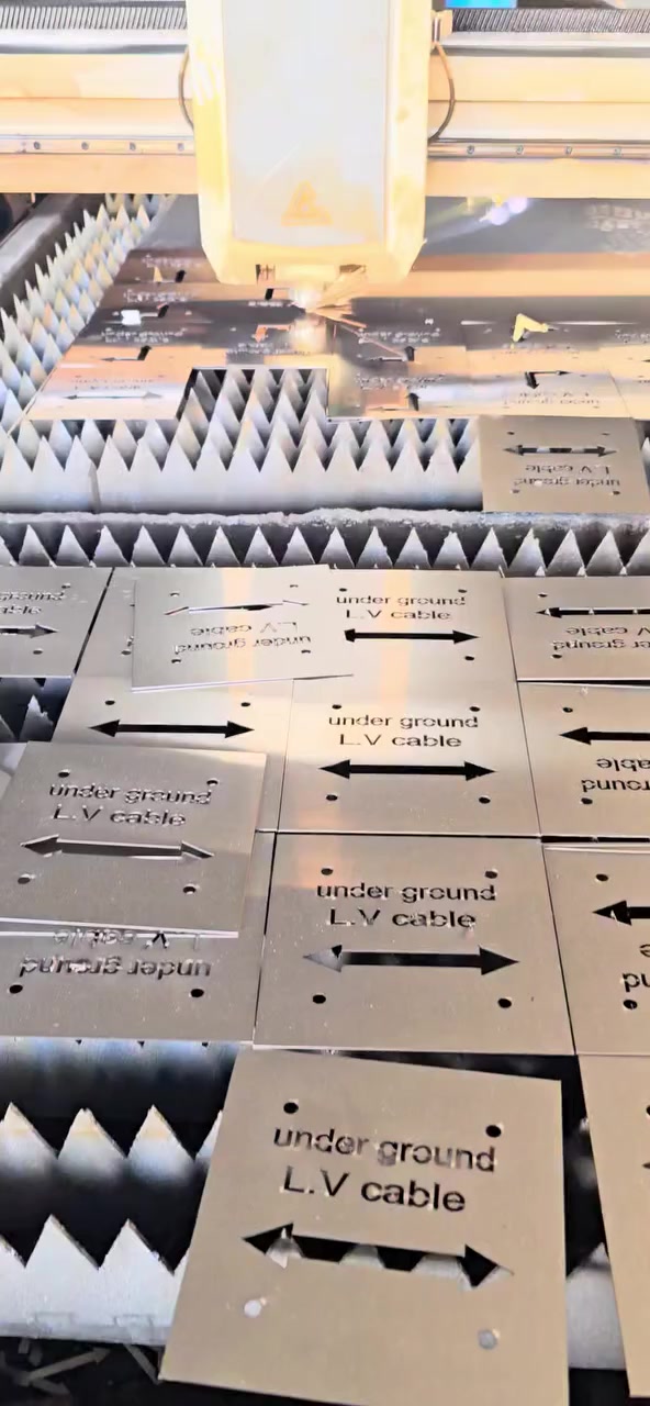 مكينه فايبر ليزر للبيع
1.5kw مصدر الليزر Raycus 
1.5*3 متر
السعر 125 ورقه
البصره صناعيه حمدان 
يوجد توصيل لجميع محافظات العراق مع التنصيب 
***********
