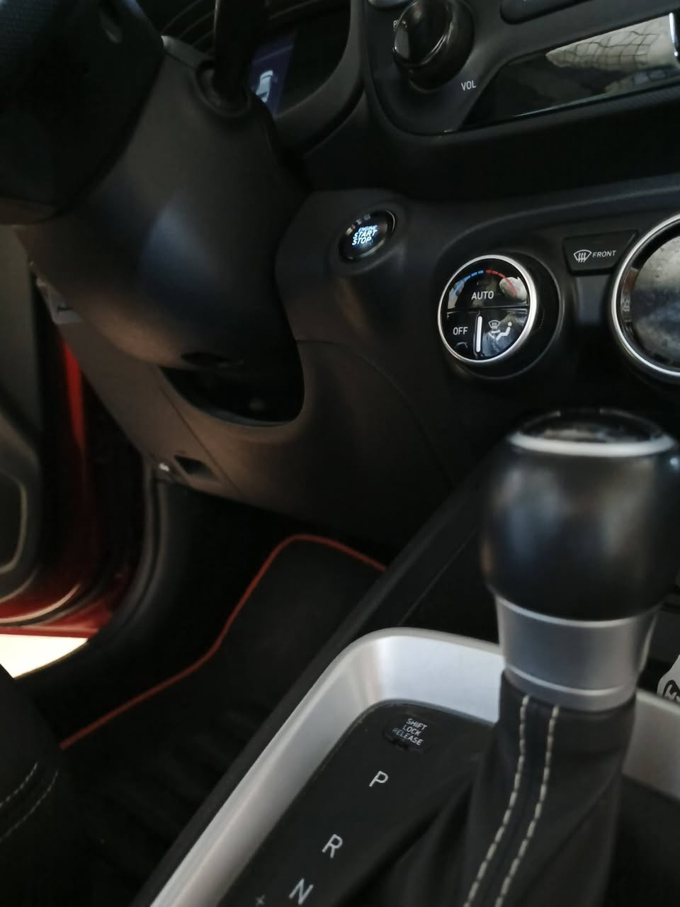 سلام عليكم فينو موديل 2024
حادث جاملغ مبدل وبنيد مصبوغ  نص من يمه السياره مكفوله من الغد والشاصي 19محرك 1600

دبل نوزل السياره فول مواصفات بصمه فتحه سقف رادارات اماميه وخلفي وجانبي شاشه كاربلي ويل كب 17

السياره بسمي هزه ورقم جديد السياره درهم ما تصرف عليه جاهزه مكان السياره بغداد البلديات شارع المرور السعر 142

وبيه مجال اتصال ***********
