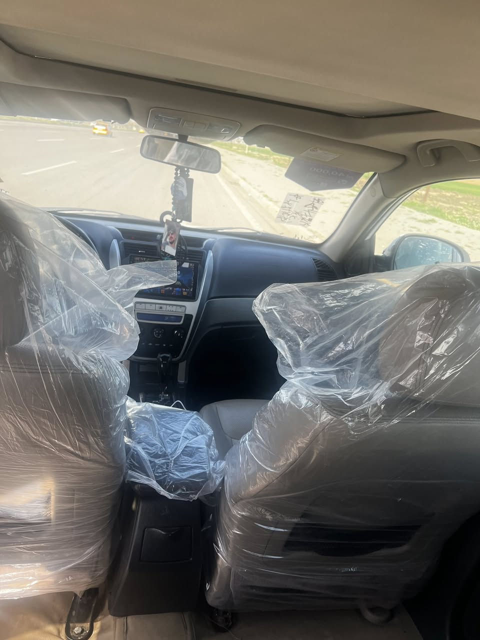 جيلي امكراند EX7 موديل 2013 سنويه لحد 28  كير ومكينه بلادي لا صرف ولا بخار  كير اوتو وعادي 6 نمر كوبون بانزين موجود شرط تحويل سياره حلوه واقتصادي مال  جناي  سعر 72 وبي مجال استفسار اكثر خابر ع رقم ***********
