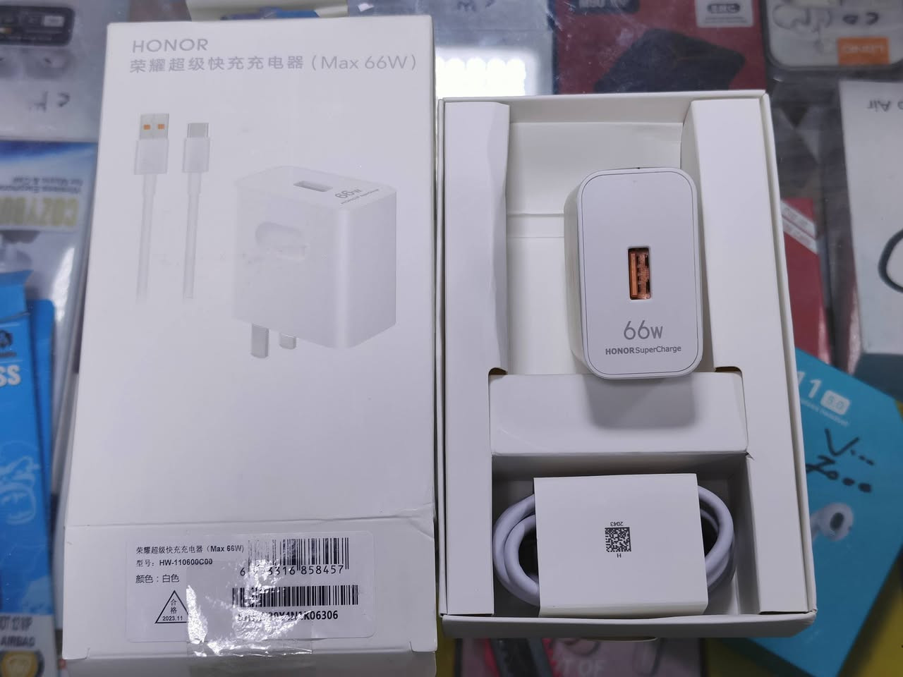 شواحن الرسمية مال الوكالة وفرناها الكم ♥♥
هذا الشاحن هو شاحن الرسمي من شركة هونر ومخصص لشركة هونر
هذا شاحنة معتمدة ومن مصدر موثوق
شاحن بقوة 66 واط وينطيك ماكس 66 واط
الكيبل يكون وياه  6a
يعني ينطيك شحن سريع وحقيقي 66 واط

احنا نتعامل فقط بالرسمي احبائي
اي شي غير الرسمي ما نتعامل بيه اطلاقا

سعر الشاحنة 40 الف
اجور التوصيل 
بغداد 5
خارج بغداد و محافضات 6


**إذا كنت صاحب هذا الإعلان وتريد حذفه لأي سبب، رجاءا أرسل رسالة إلى الدعم الفني**